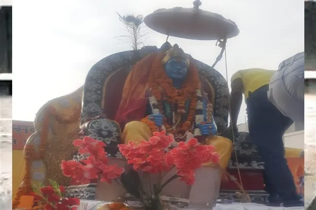 लखनऊ: धूम-धाम से निकाली गई श्रीराम की शोभायात्रा, भक्तों ने जमकर लगाए जयकारे