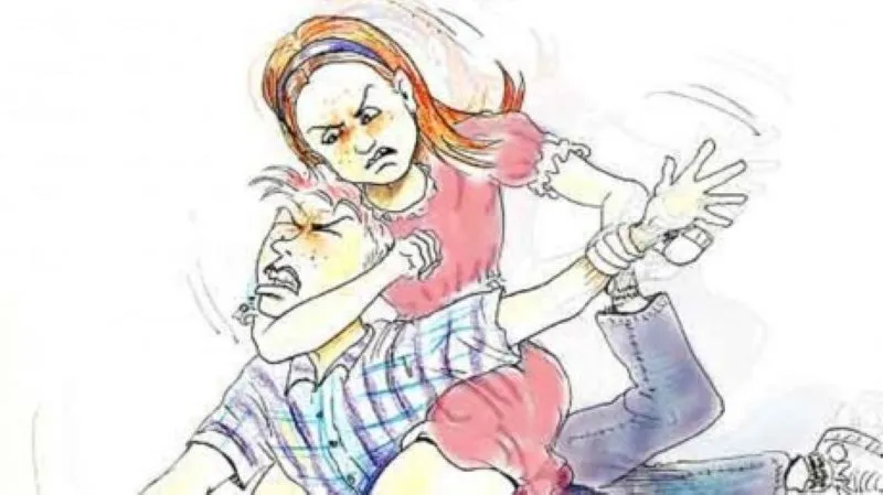 हल्द्वानी: घर में गैर मर्द संग मिली पत्नी, पूछने पर पति को धुना