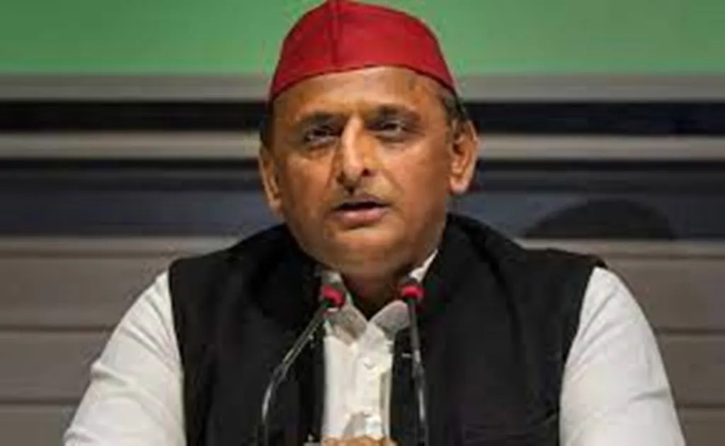 सारस के 'लापता' होने को लेकर सपा अध्यक्ष अखिलेश यादव ने की सरकार की आलोचना 