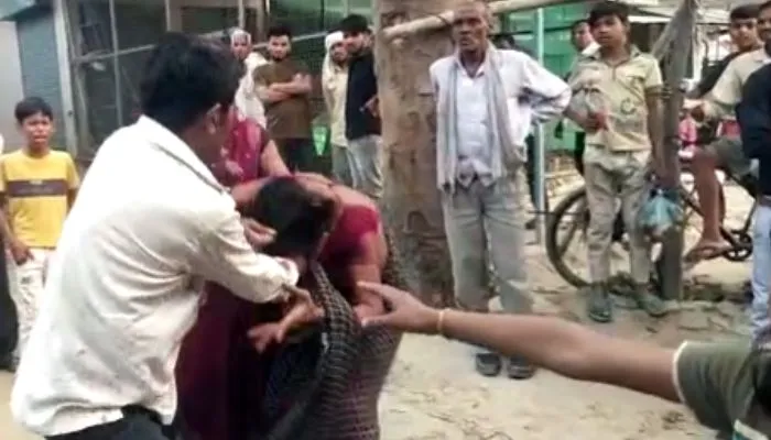 Etawah में पति-पत्नी और साली के बीच चलता रहा हाईवोल्टेज ड्रामा, बहन पर उठाया हाथ तो बहनोई को गिराकर पीटा