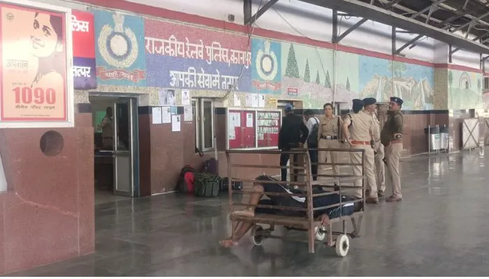 Kanpur News : नार्थ ईस्ट में शराब पीकर BSF जवान ने किया हंगामा, GRP ने की कार्रवाई