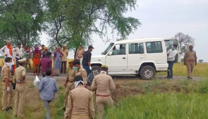 Hamirpur Crime : महिला का सरसों के खेत में मिला कंकाल, 14 दिन से थी लापता, पास में मिली खून से सनी ईंट