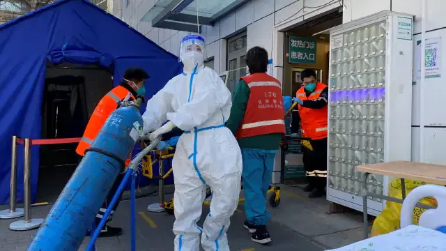 राष्ट्रीय राजधानी में कोविड के कढ़ते मामलों को लेकर आपात बैठक 