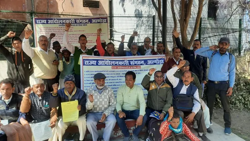 अल्मोड़ा: राज्य आंदोलनकारियों ने अल्मोड़ा में निकाली रथयात्रा 
