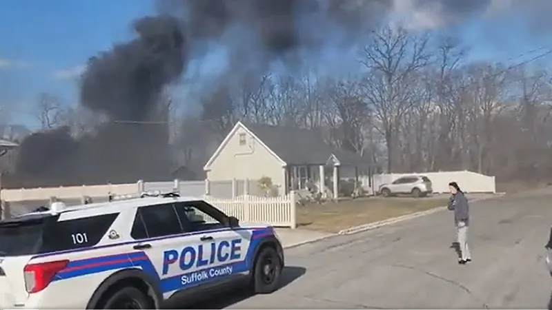 America: छोटा विमान दुर्घटनाग्रस्त होने से एक की मौत, दो अन्य घायल 