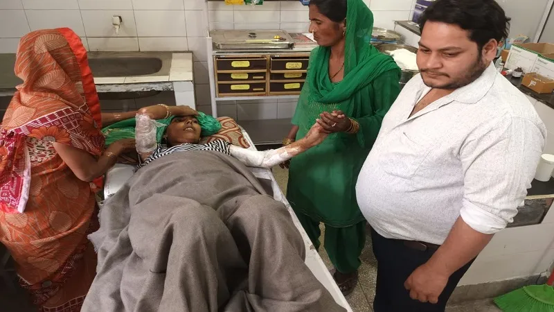 संभल : विवाहिता को जिंदा जलाकर मारने का प्रयास, हालत गंभीर 