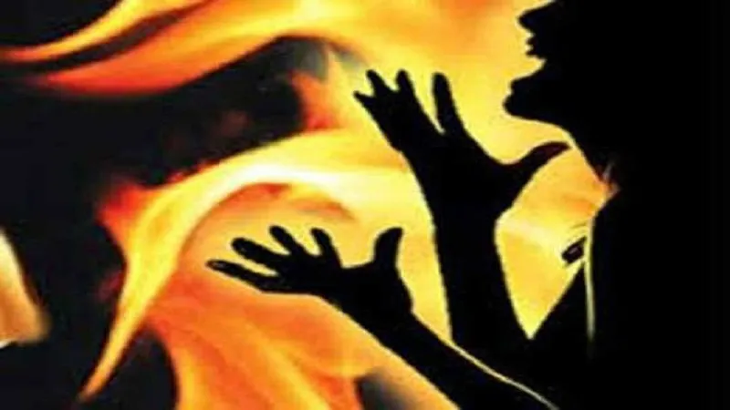 संभल: मां से कहासुनी के बाद युवक ने किया आत्मदाह का प्रयास