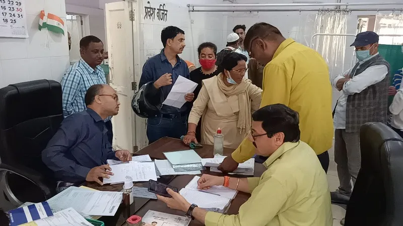 मुरादाबाद:   होली के बाद बुखार, खांसी और सांस के बढे़ मरीज