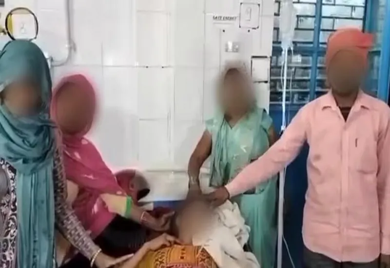 मुरादाबाद : सर! मेरी मौत के बाद तो इंसाफ करेंगे न? छेड़छाड़ से परेशान 12वीं की छात्रा ने सुसाइड नोट लिखकर खाया जहर