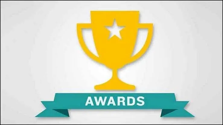 खटीमा: 29 विद्यार्थियों की माताओं को दिया कमला नेहरू पुरस्कार