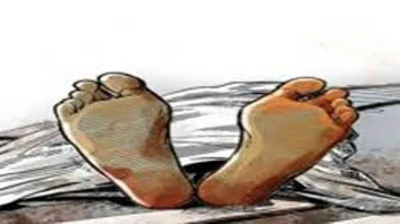 रुद्रपुर: मेट्रोपॉलिस कॉलोनी में छठी मंजिल से गिरकर महिला की मौत, हाथ पर लिखा मौत का कारण 