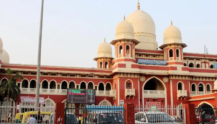Indian Railway : Holi के बाद भी ट्रेनों में भीड़ नहीं हुई कम, टिकट के लिए मारामारी, कोच रहे फुल