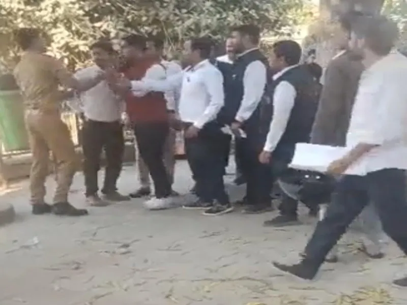 Kanpur News: कानपुर पुलिस लाइन में वकीलों ने पुलिसकर्मी से की मारपीट, मुकदमा दर्ज
