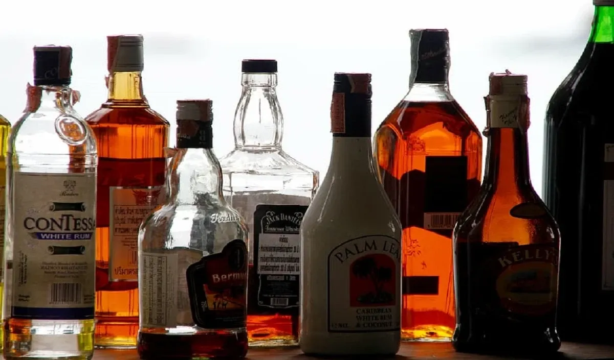 महाराष्ट्र : बिना अनुमति के 7.50 लाख रुपये की शराब रखने के आरोप में एक व्यक्ति गिरफ्तार 