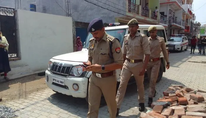 ऑनर किलिंग : कल्याणपुर में गला घोंटकर की बेटी की हत्या, आरोपी पिता बोला- ऐसी लड़कियां दुनिया में रहने लायक नहीं