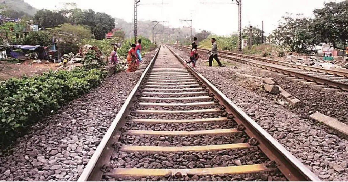 बाजपुर: चोरी के आरोप में बच्चे को पकड़ रेलवे पटरी पर बांध दिया