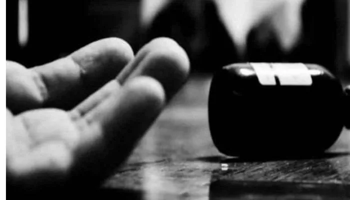 Banda News : बारिश से किसान की दो बीघा चने की फसल हो गई बर्बाद, सदमे में जहर खाकर दे दी जान