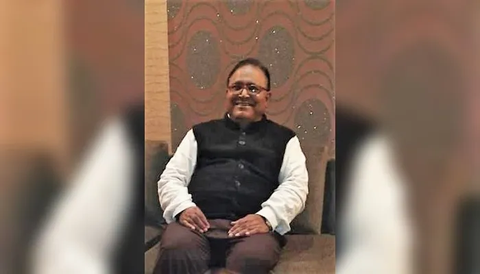 Video : Kanpur में Emerald Garden की 16वीं मंजिल से कूदकर कपड़ा कारोबारी ने दी जान, रेलिंग फांदकर छोड़ दिए हाथ