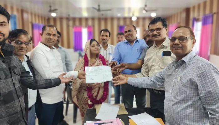 Unnao News : प्रधानी उपचुनाव में शिवकली, सिद्वनाथ, उमा व रामकिशोर के सिर बंधा जीत का सेहरा