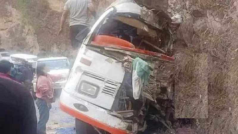 नेपाल में बस दुर्घटना में तीन महिलाओं सहित छह लोगों की मौत, 28 घायल 