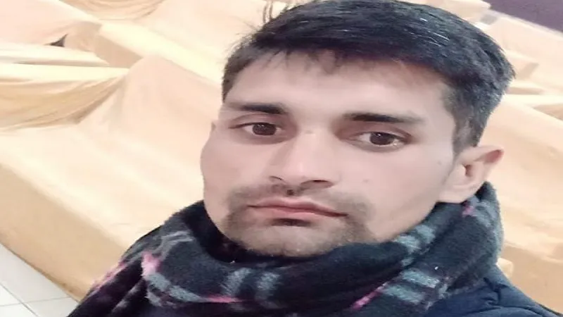 अमररोहा : टक्कर लगने के बाद भड़के सांड ने बाइक चालक की ली जान, पिता की हालत भी गंभीर