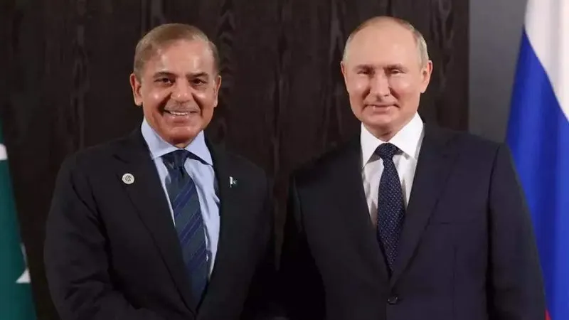Russia से 50 डॉलर प्रति बैरल की दर से crude oil खरीदना चाहता है Pakistan