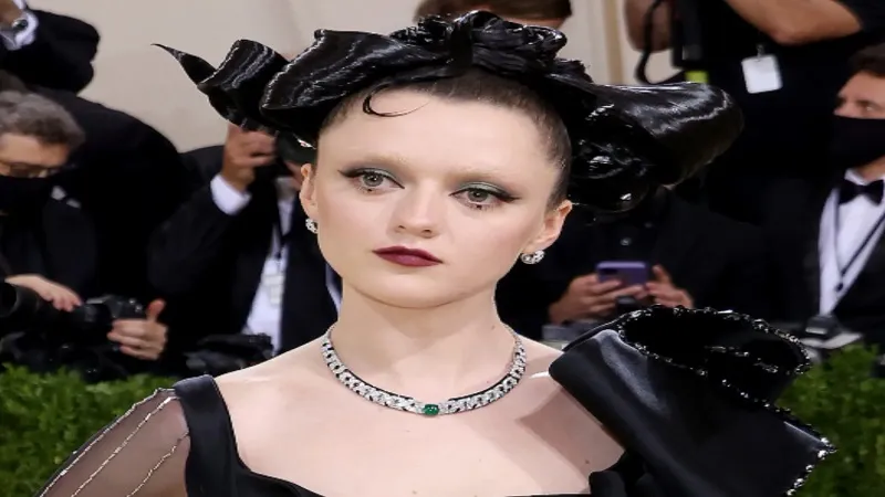 ‘Game of Thrones’ की अभिनेत्री Maisie Williams भारत यात्रा पर, कहा- मुंबई को देखकर हैरान रह गई 