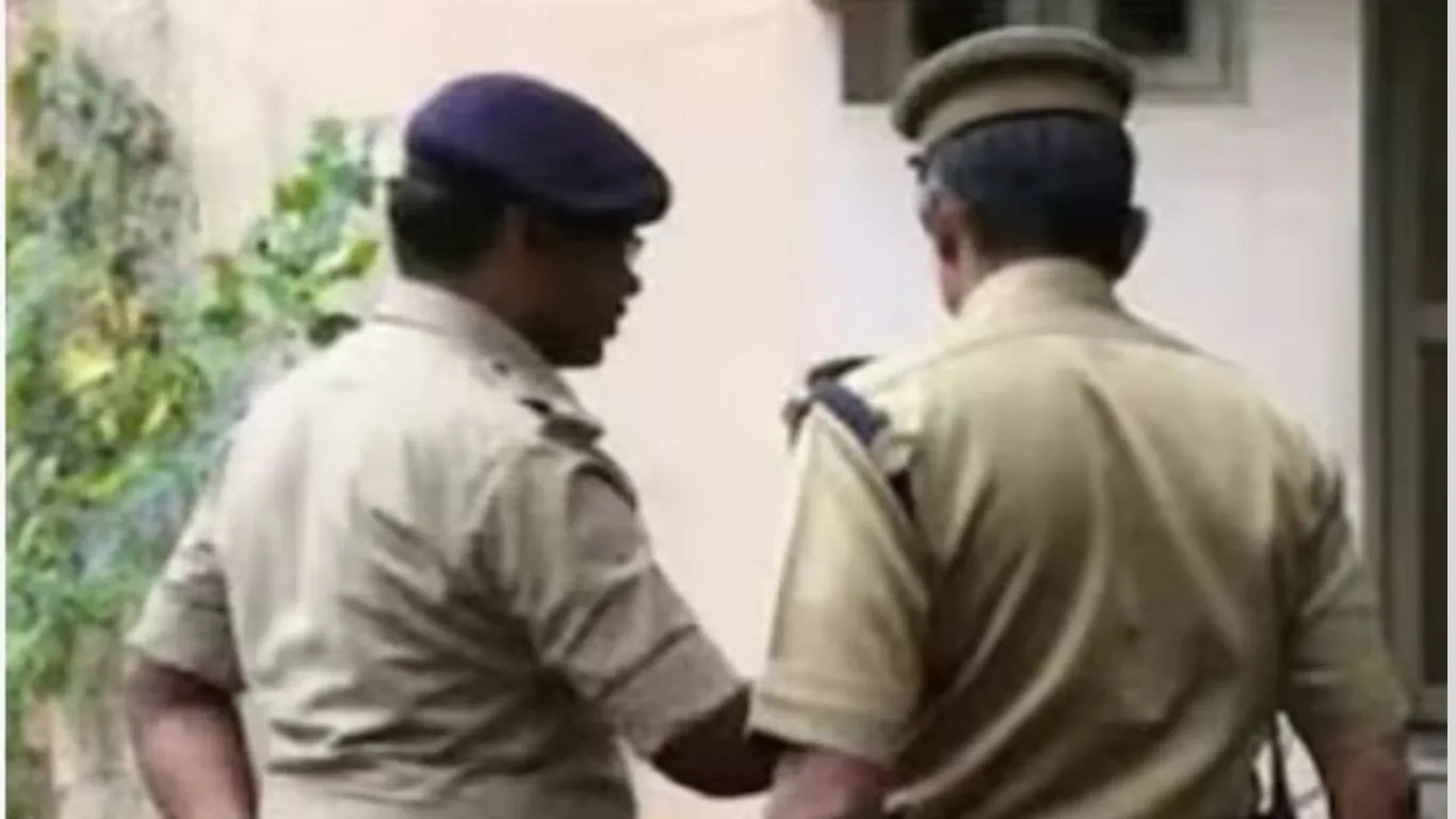 Fake Degree: मुजफ्फरनगर में लगी प्रिंटिंग मशीन को देहरादून उठा लाई पुलिस, मामला जानकर जाएंगे चौंक 