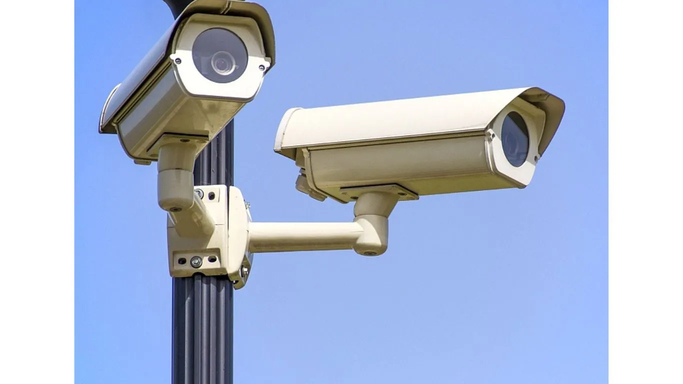 हल्द्वानीः सीसीटीवी बतायेगा किसने फैलाया कूड़ा, फिर लगेगा जुर्माना