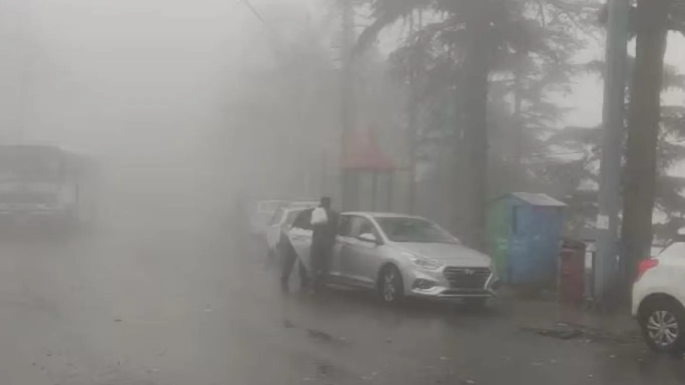 भवाली/भीमतालः पहाड़ों में हुई बारिश, तापमान में गिरावट