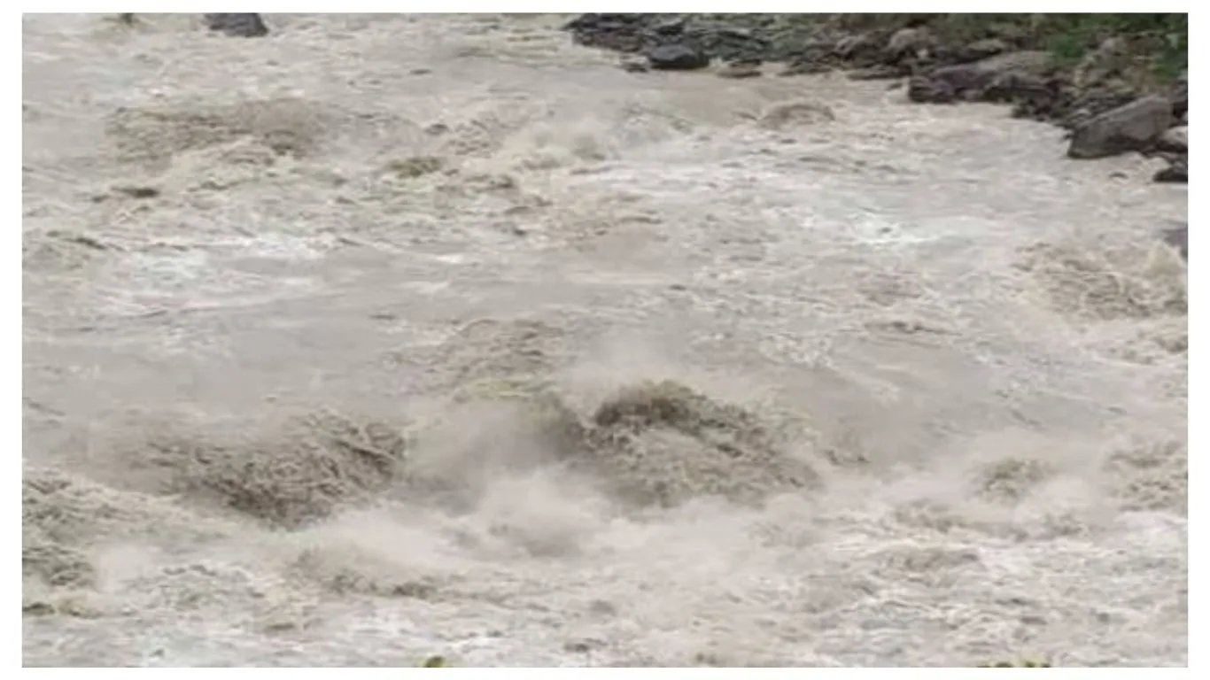 अल्मोड़ाः गर्मी बढ़ी तो बढ़ जाएगा काली नदी का जलस्तर 