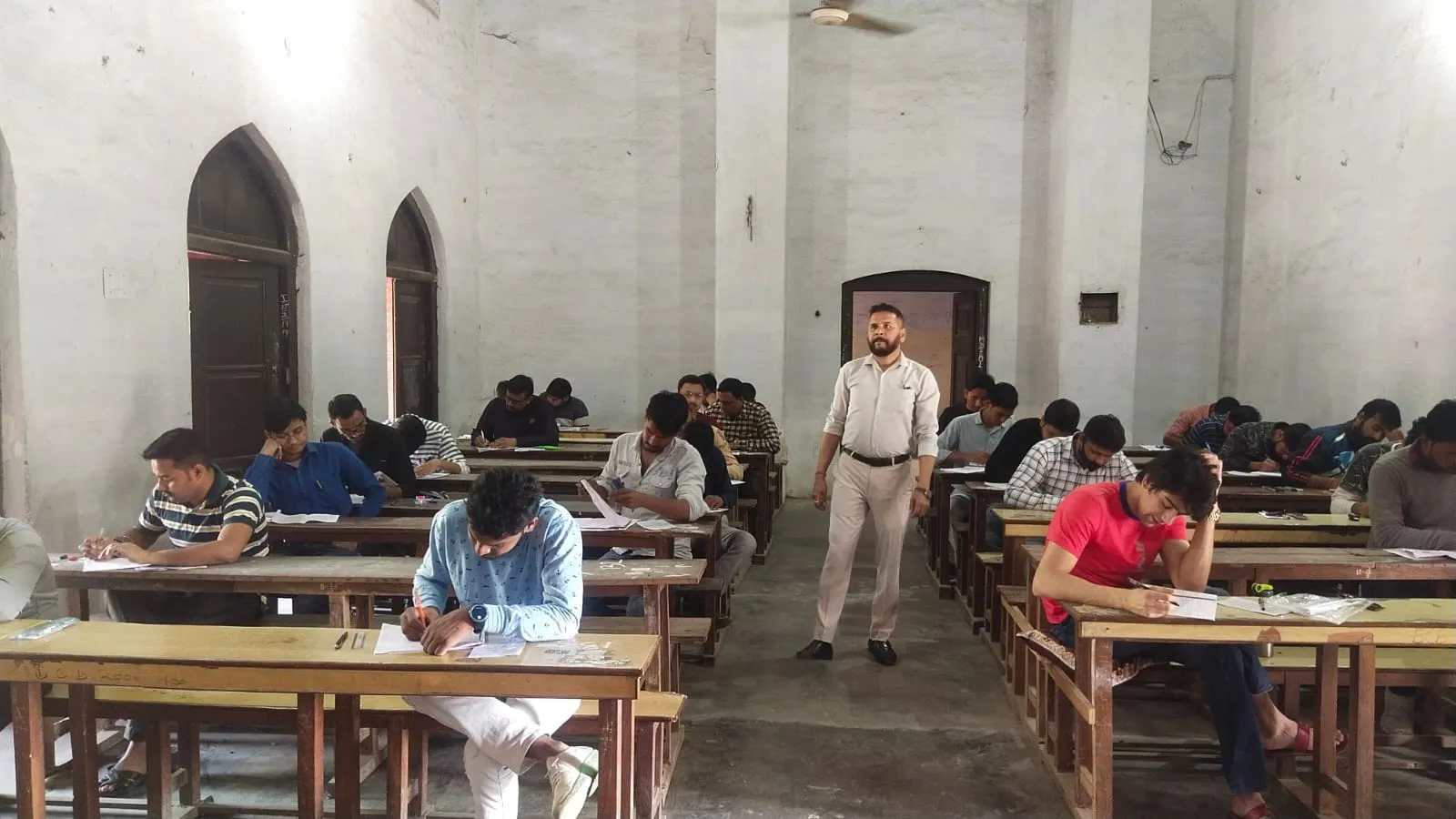 बरेली: एलएलबी बिषम सेमिस्टर की परीक्षाओं का हुआ आगाज
