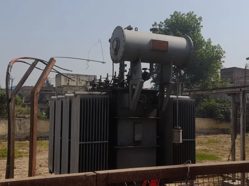 बहराइच: 33 हजार केवी का ट्रांसफार्मर फुंका, तीन फीडर की सप्लाई बाधित