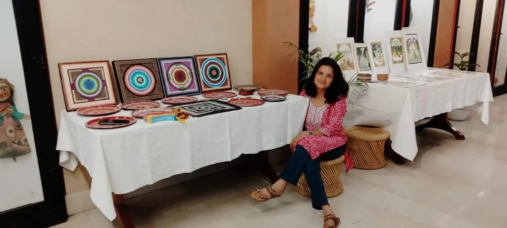 मुक्तेश्वर: इंदिरा गांधी राष्ट्रीय कला केंद्र में हिमानी करेंगी उत्तराखंड की लोक कला का प्रतिनिधित्व 