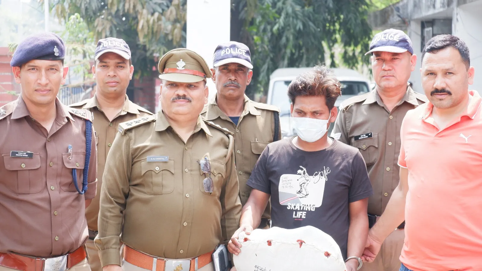 हल्द्वानी: चोरगलिया में गुलदार की खाल के साथ तस्कर गिरफ्तार