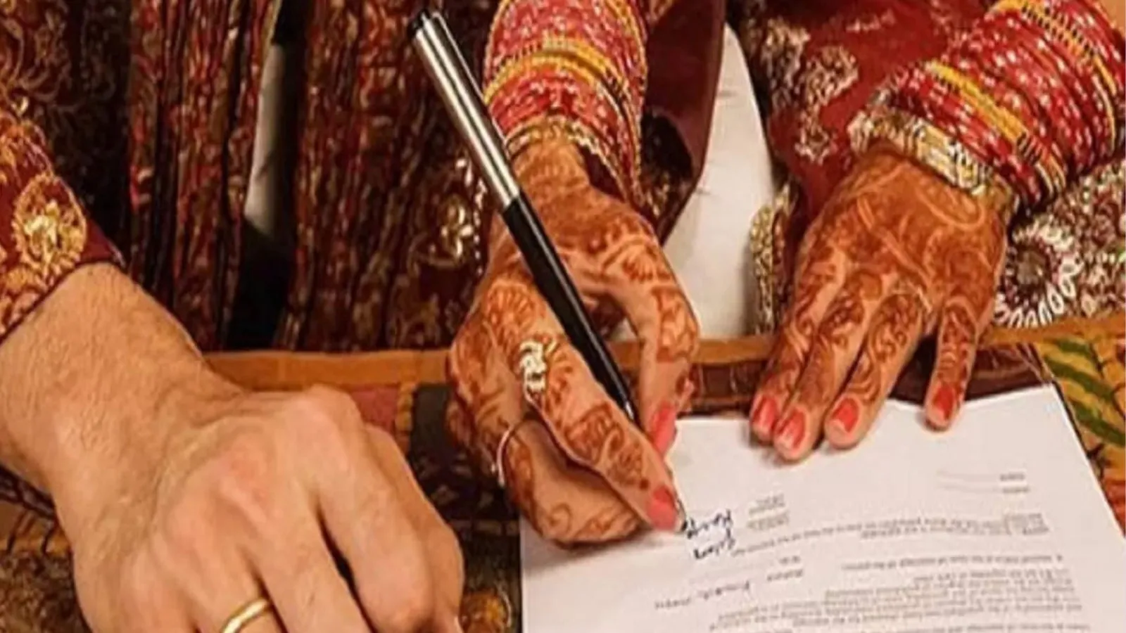 बरेली : कोर्ट मैरिज  से नाराज युवती के परिजनों ने किया युवक पर जानलेवा हमला, अस्पताल में भर्ती 