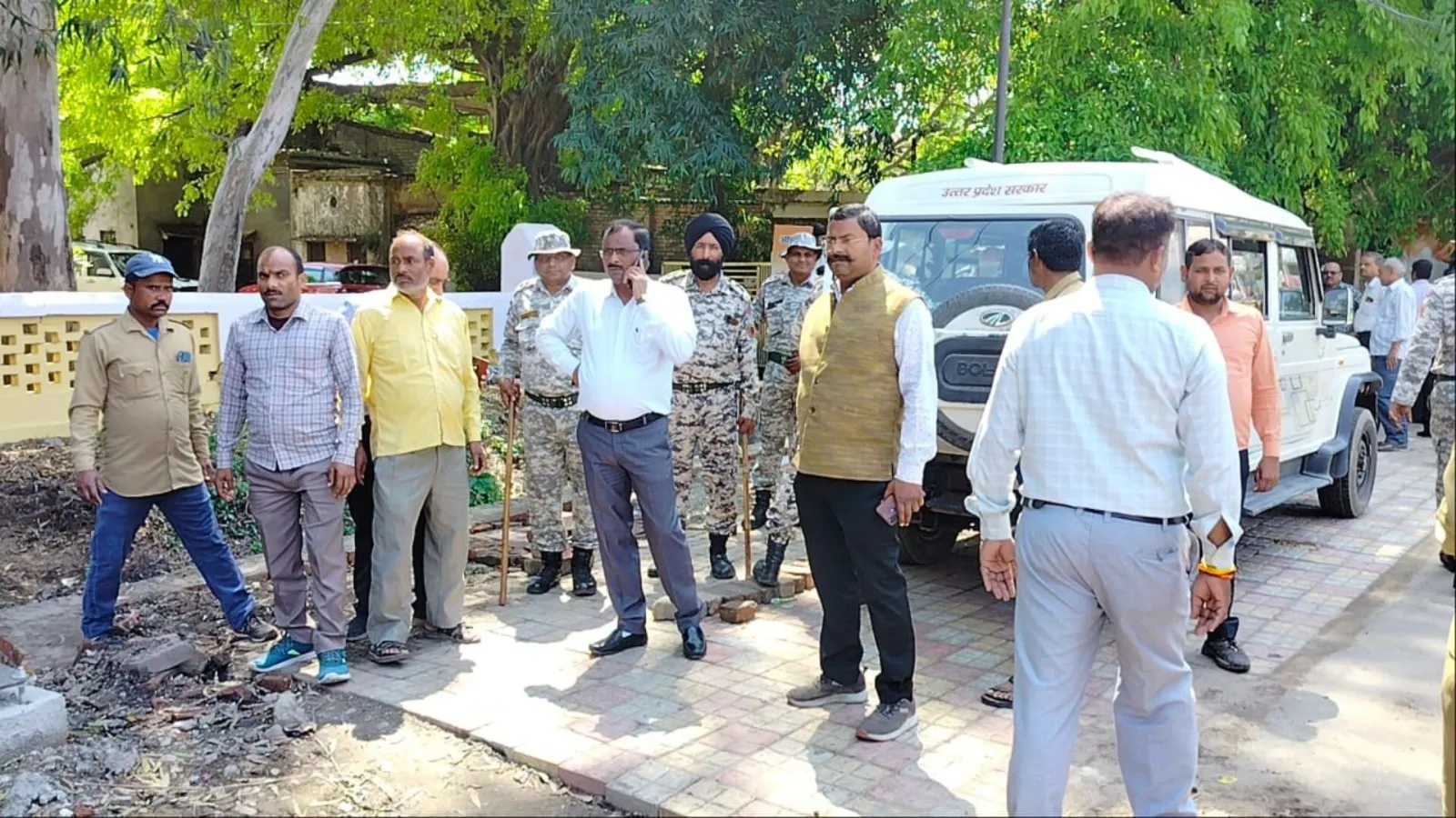 बरेली : जंक्शन रोड से लेकर तहसील तक चला नगर निगम का अतिक्रमण हटाओ अभियान