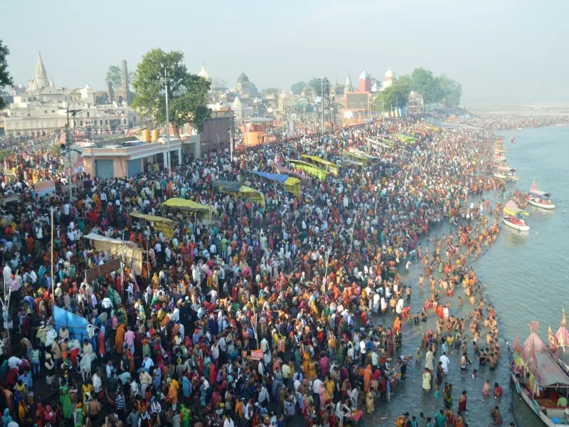 नया रिकॉर्ड : रामनवमी पर 2.12 लाख श्रद्धालुओं ने किया रामलला का दर्शन