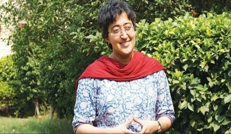 सप्ताह की शख्सियत: ऑक्सफोर्ड में पढ़ी लड़की ने संभाली दिल्ली में शिक्षा की कमान, जानें आतिशी सिंह की एजुकेशन और राजनीतिक सफर 