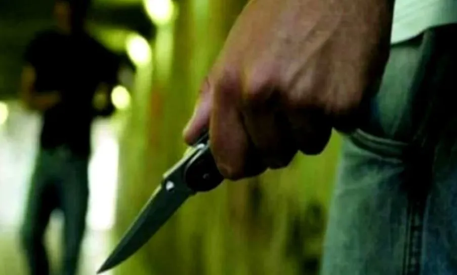 बरेली: बाइक सवारों ने युवक पर चाकू से किया हमला, मोबाइल लूटकर हुए फरार 
