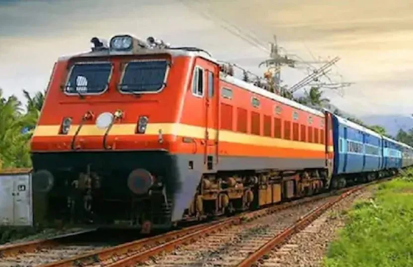 बरेली: मुंबई समर स्पेशल ट्रेन में बुकिंग शुरू होते ही वेटिंग चालू