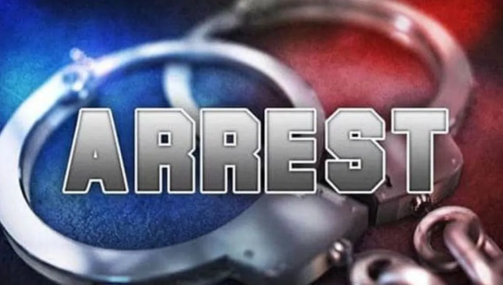 बारामूला में सुरक्षा बलों ने आतंकवादियों के दो सहयोगियों को किया गिरफ्तार