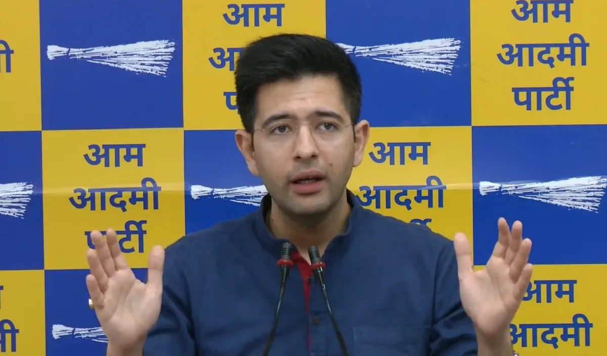 विधायकों को धमकाकर दिल्ली सरकार को गिराना चाहती है BJP : आप