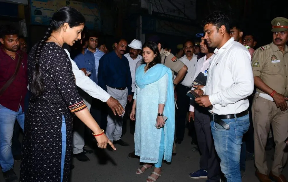 बरेली: मंडलायुक्त ने कुतुबखाना पुल के निर्माण कार्यों का किया निरीक्षण