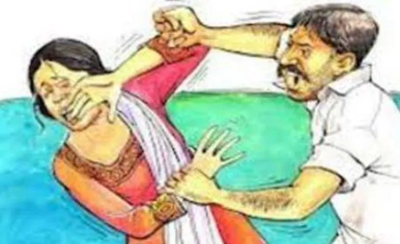 बरेली: बाबू ने की चतुर्थ श्रेणी महिला कर्मी से गाली-गलौज, विरोध करने पर पीटा