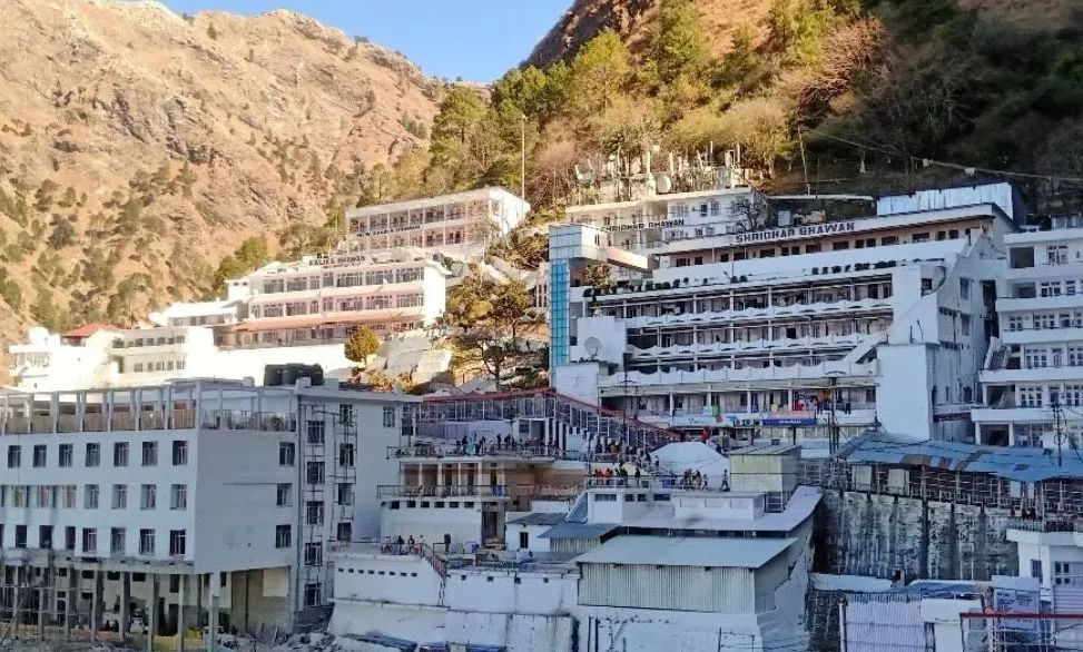 इस साल अब तक 10 लाख श्रद्धालुओं ने किए वैष्णो देवी के दर्शन 