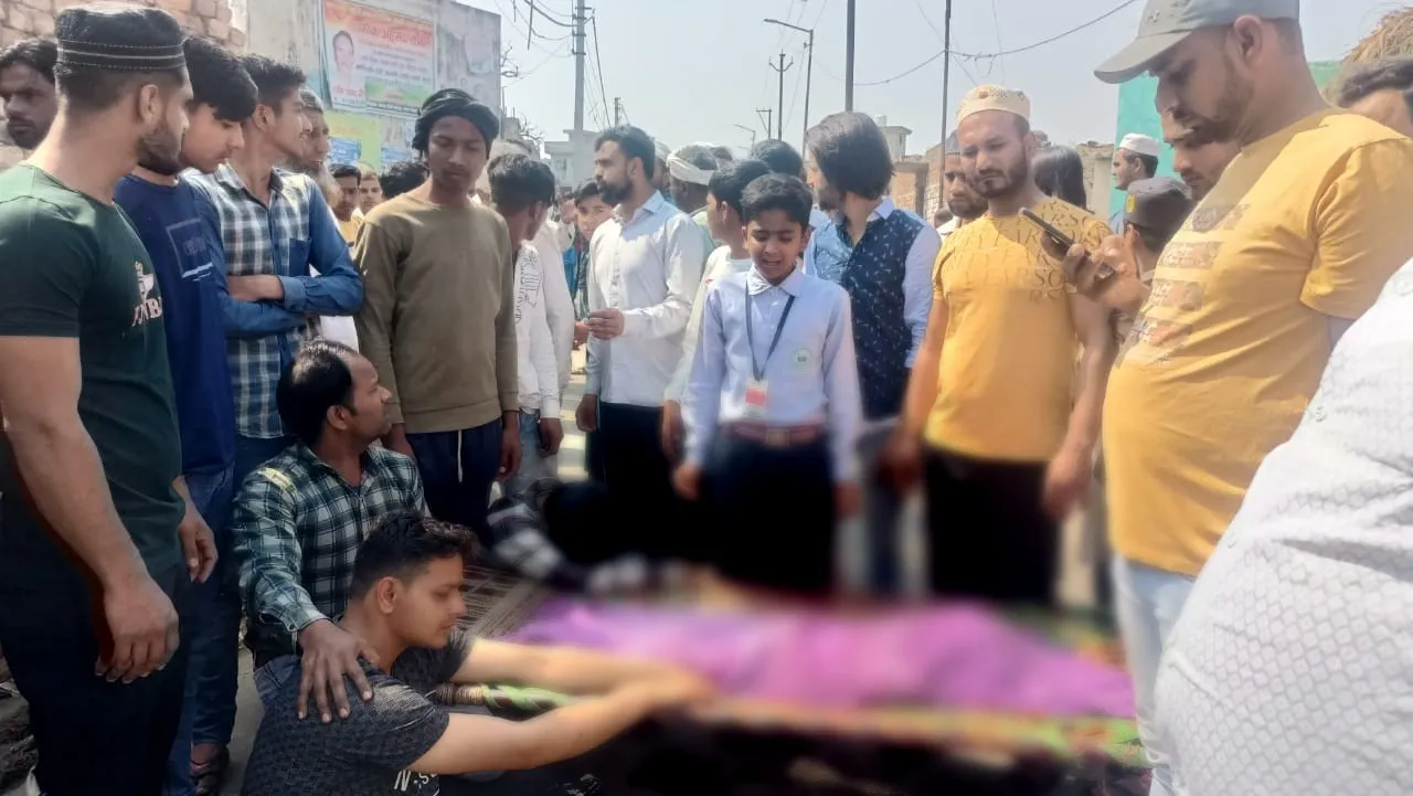 मेरठ: स्कूल बस से उतरी मासूम छात्रा पर चढ़ा बस का पिछला पहिया, मौत 