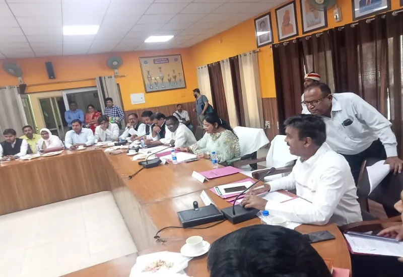 जिला पंचायत बोर्ड बैठक : सदस्यों की नाराजगी के बीच वित्तीय वर्ष 2023-24 के लिए 37.54 करोड़ रुपये का बजट मंजूर