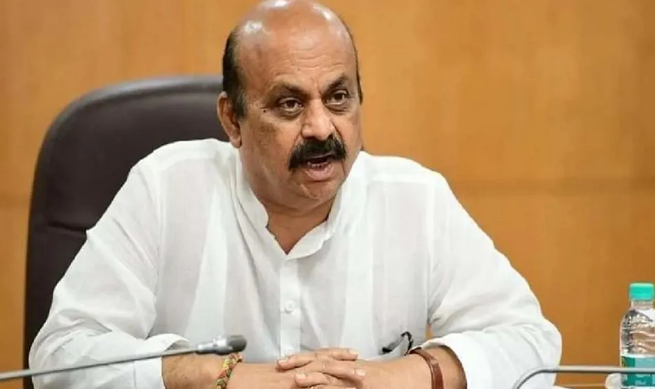 कर्नाटक में चुनाव अधिकारियों ने ली मुख्यमंत्री बोम्मई की निजी कार की तलाशी  