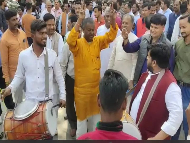 लखनऊ : त्रिपुरा, नागालैंड में जीत के बाद भाजपा कार्यकर्ताओं ने उत्तर प्रदेश में मनाया जश्न